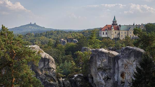 Image: Mark Warner Hruba Skala
