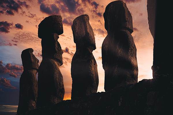 Image: Osvaldo Castillo Moai
